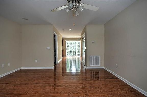 5th image of 2121 S Greenwood Dr APT 1005