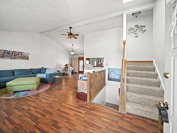 5th image of 3721 Holly St