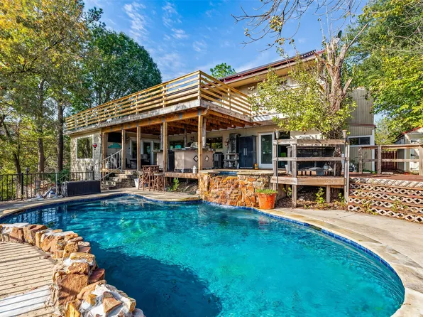 1612 Lakecrest Cir, Granbury, TX 76048