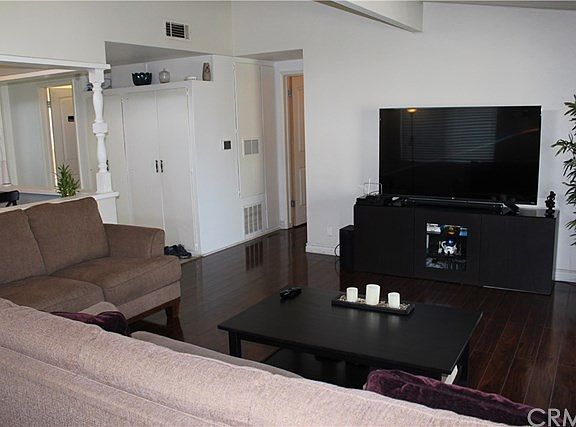 4th image of 1359 N Fenimore Ave
