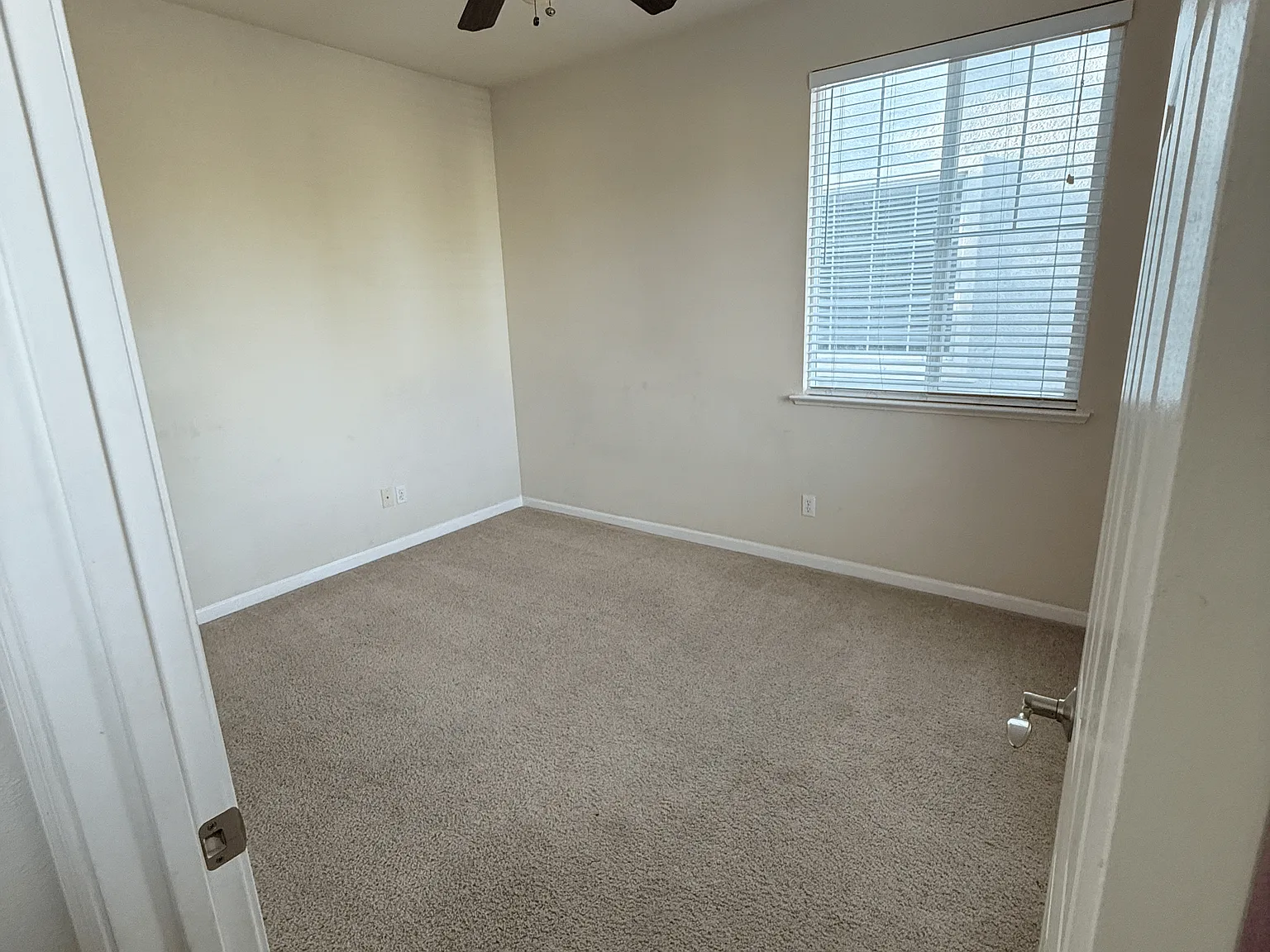 4 bed, 2344 sqft, $2,800 — Photo 2