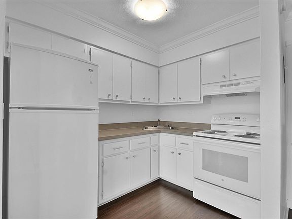 4th image of 6200 NE 22nd Way #208