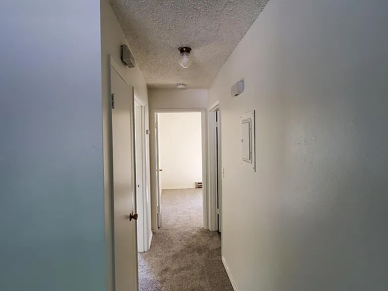 527 Washington St #7 — Photo 7