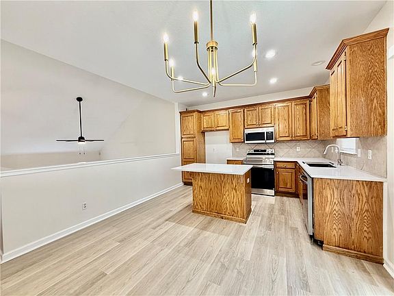 2nd image of 14917 Pine View Dr