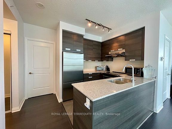 5th image of 5033 Four Springs Ave Unit 1219