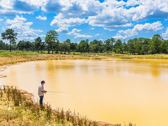 5th image of 212 Meuth Cemetery Rd