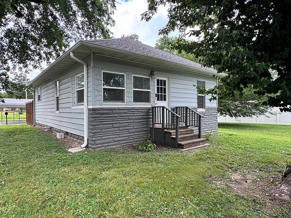 1st image of 450 Bicknell St