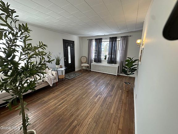 5th image of 4 Woodrow Road