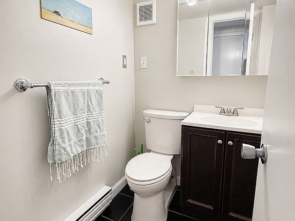 4th image of 12 Stoneholm St APT 418
