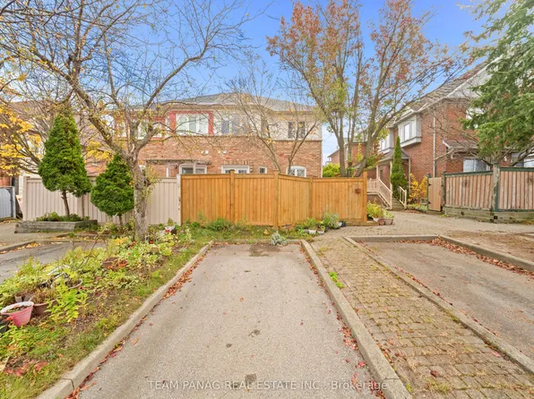 139 Ural Cir, Brampton, ON L6R 1J6
