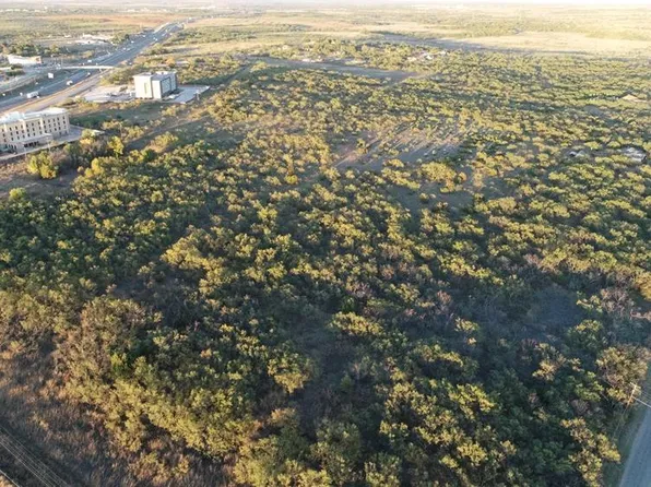 SE Georgia Ave, Sweetwater, TX 79556