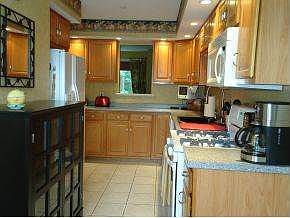 Pass through to Dining Room