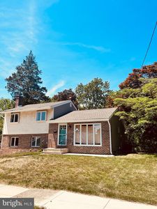 48 W Woodcrest Ave, Maple Shade, NJ, 08052