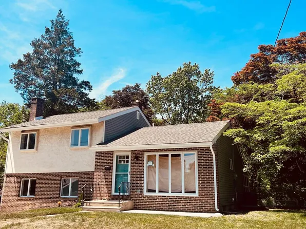 48 W Woodcrest Ave, Maple Shade, NJ 08052