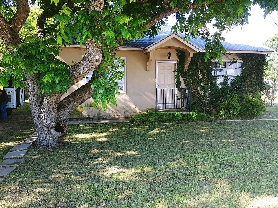 1st image of 211 San Antonio St