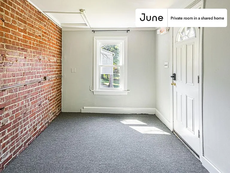 1214 Michigan Ave NE #D — Photo 26