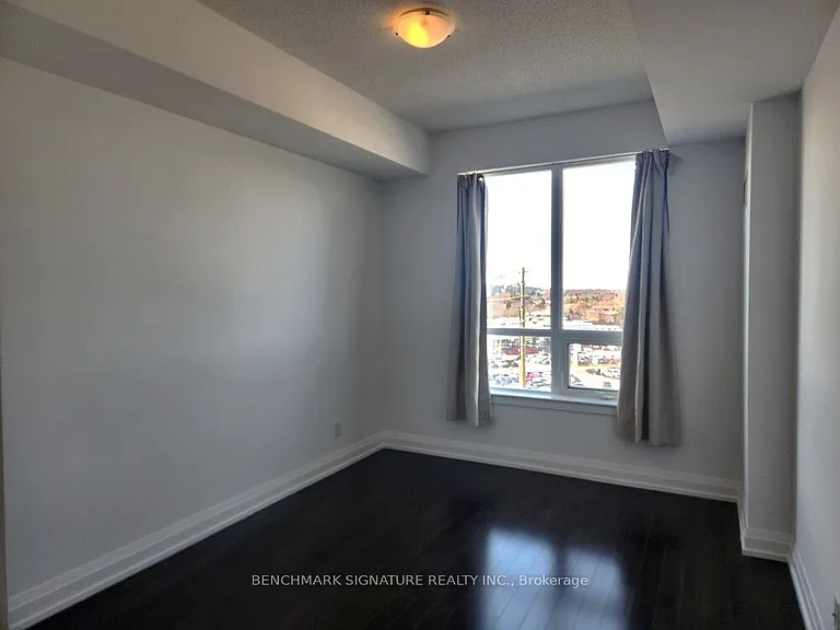 7161 Yonge St #518 — Photo 9