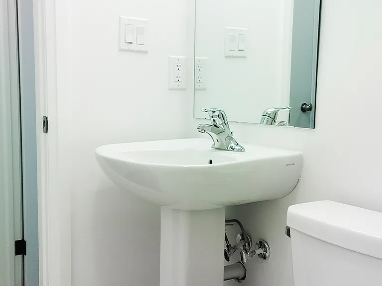 169 Lancaster St W #401 — Photo 10
