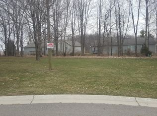 922 Hardwood Trl, Portland, MI