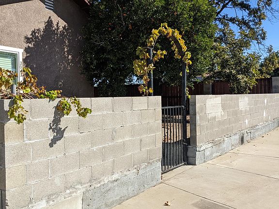 2nd image of 3043 Santa Fe St