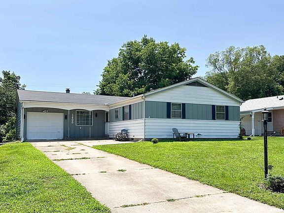 2nd image of 1800 E Saint Jude Ct