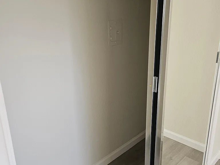 565 Geneva Ave — Photo 9