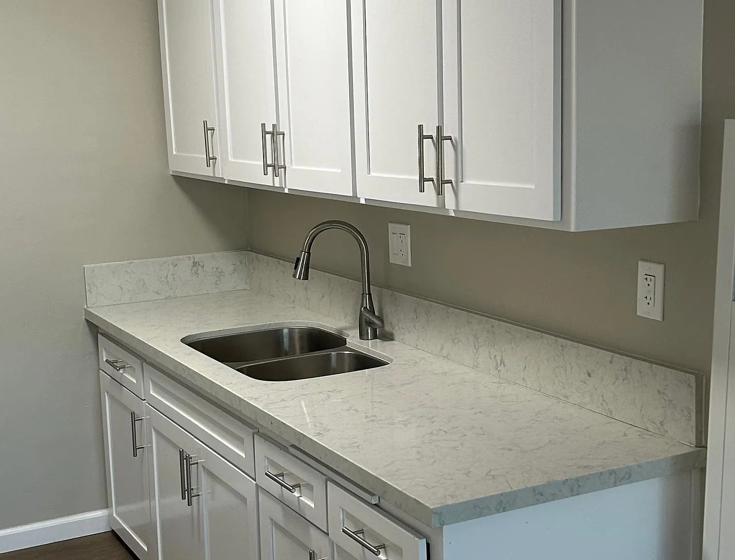 2 bed, 1000 sqft, $2,095 — Photo 2