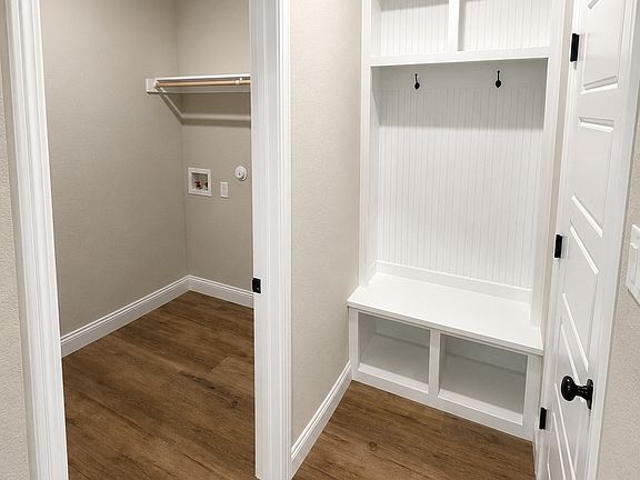 4th image of 709 Bass Lake Ln