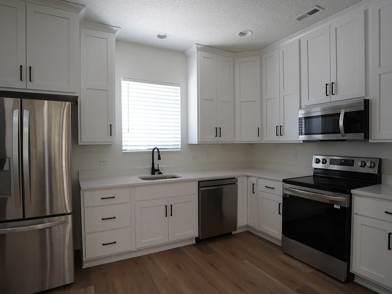 1575 S 150 W — Photo 11