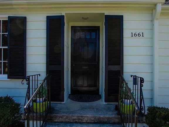 3rd image of 1661 Spottswood Pl