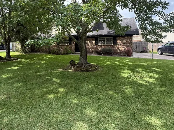 410 N Locksley Dr, Lafayette, LA 70508
