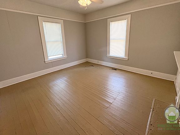 2nd image of 520 Perry Ave