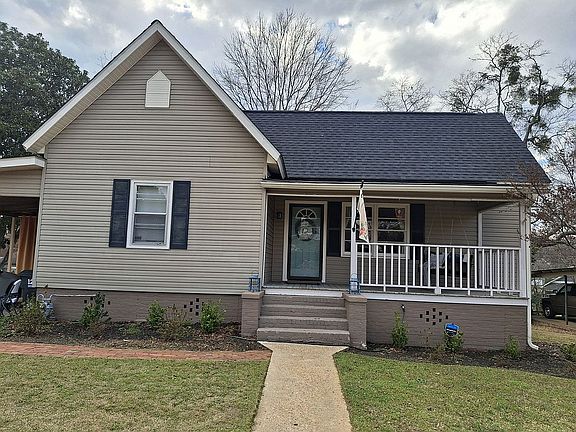 2nd image of 515 Bailey St