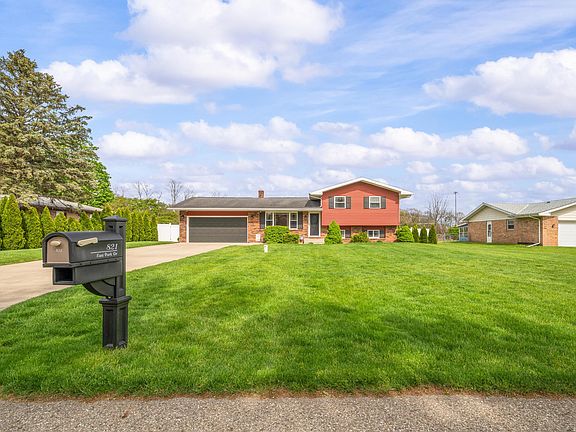 4th image of 821 E Park Dr