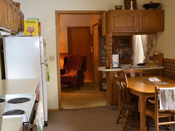 2nd image of 2486 Black River St