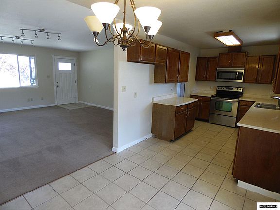 4th image of 2243 Marilyns Way