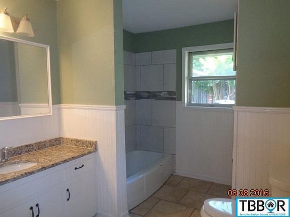3rd image of 3209 Cordova Dr