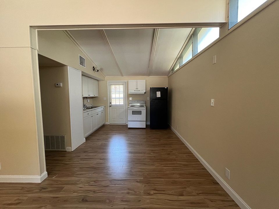 1st image of 1557 Coombs Dr #1