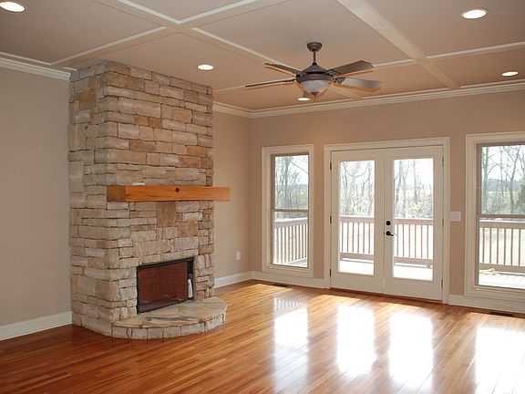 2nd fireplace in Keeping Room.