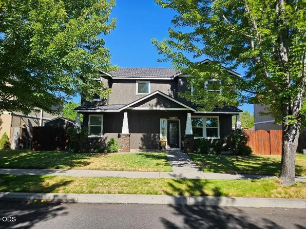 1320 NE 3rd St, Redmond, OR 97756