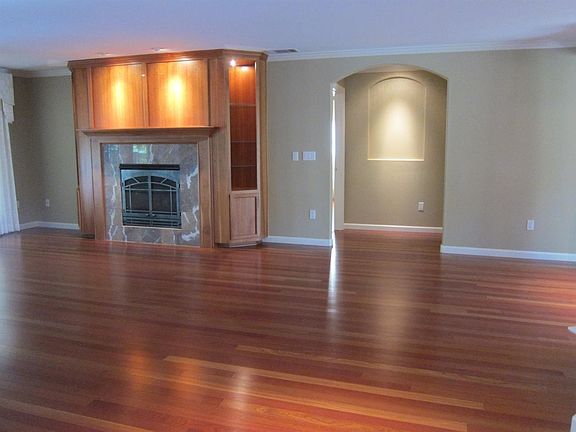 5th image of 835 Solano St