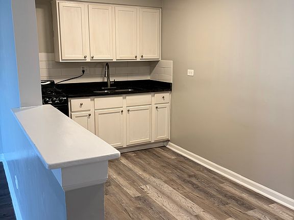 4th image of 12531 S Ashland Ave APT 7