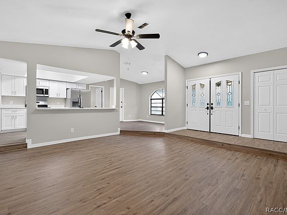 4th image of 1060 E Rockefeller Ln