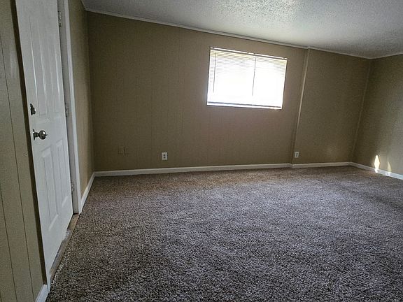 3rd image of 506 Lakeside St APT D