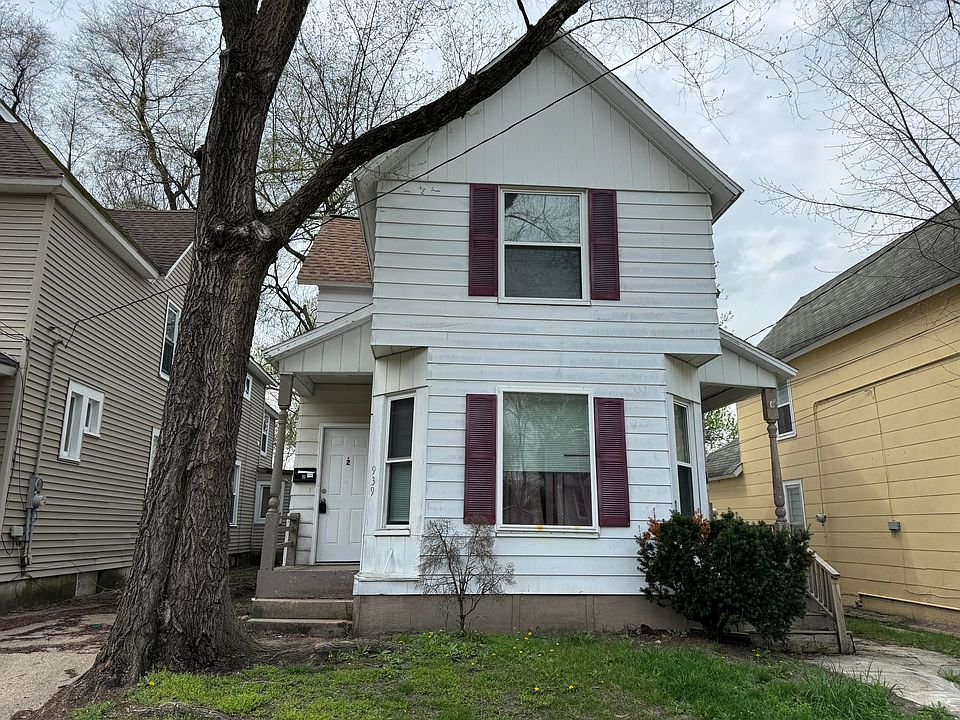 1st image of 939 Prospect Ave NE
