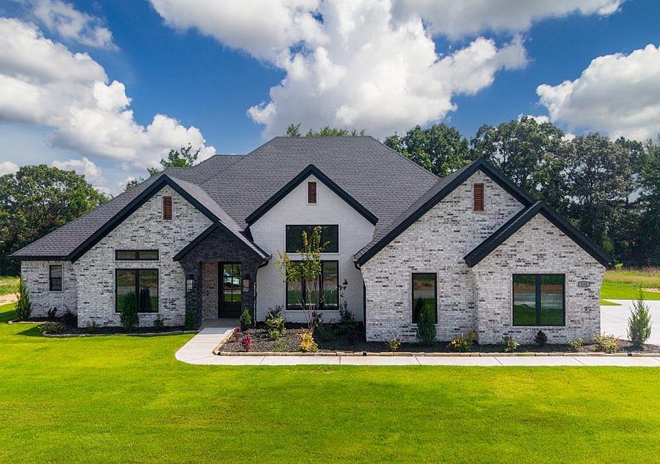 1st image of 333 Heritage Grove Rd