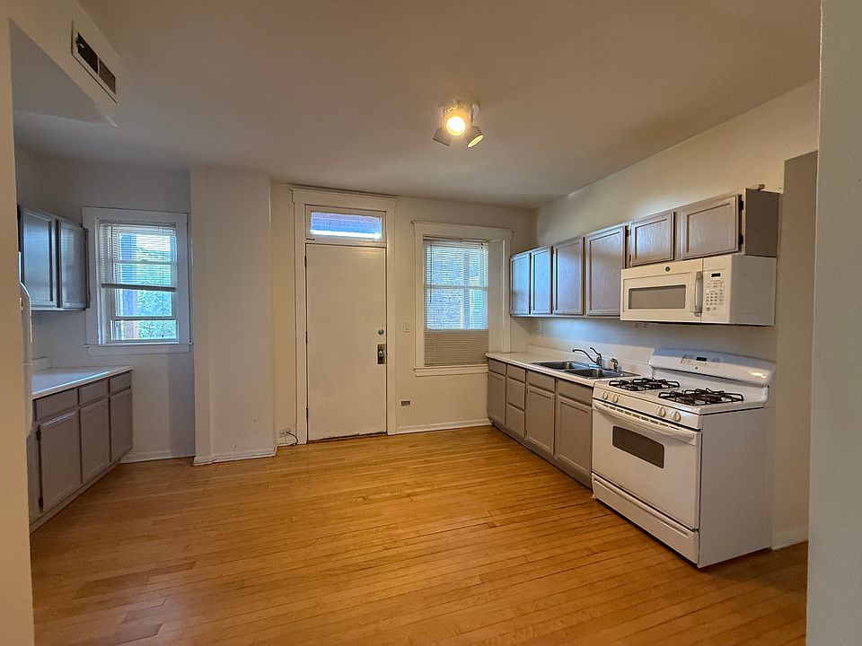 Large kitchen ares