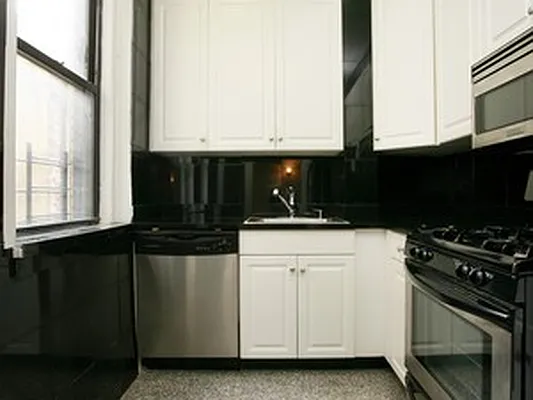 Sold by Citi Habitats | media 4