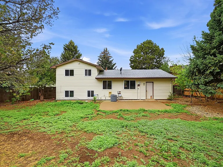 4935 Montebello Dr — Photo 23