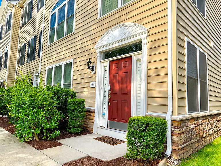 118 Amanda Frances Ln — Photo 4